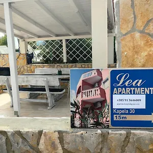 Appartamento Lea With Pool, Malinska